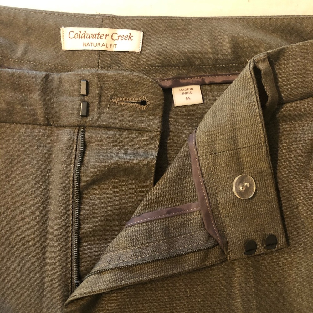16 Coldwater Creek light-weight trousers in mossy-